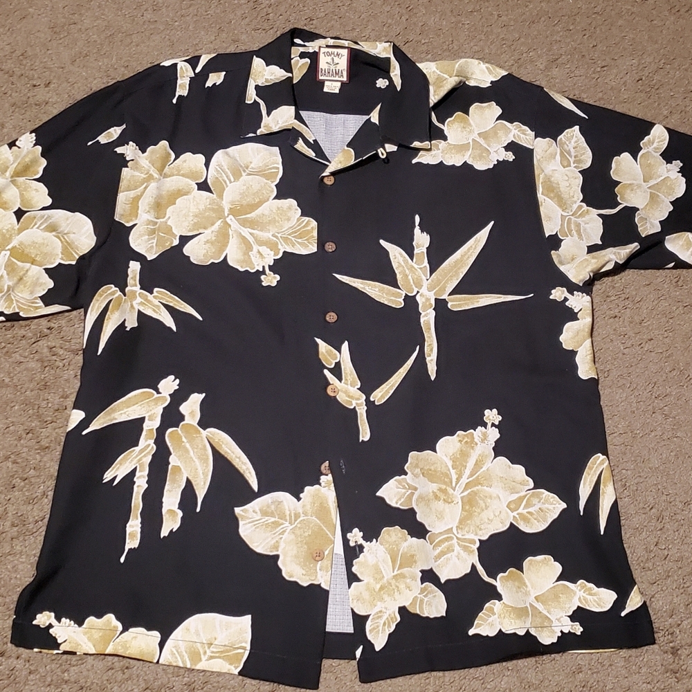 Tommy Bahama Men Button down shirt